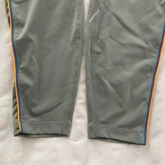 Nike Sage Gray Yoga Core Vinyasa Rainbow Side Stripe Athleisure - Picture 13 of 13